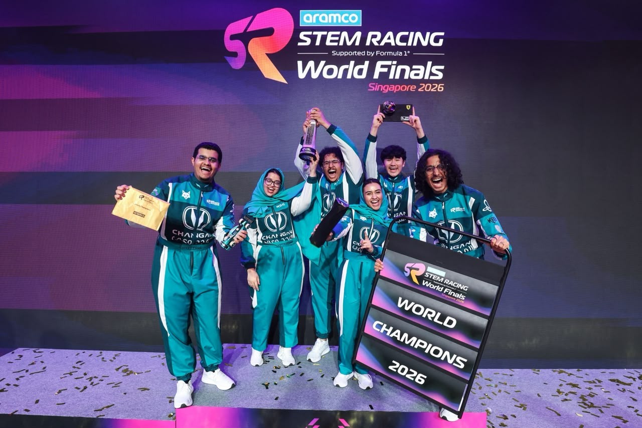 فوز فريق lynx racing ببطولة stem racing